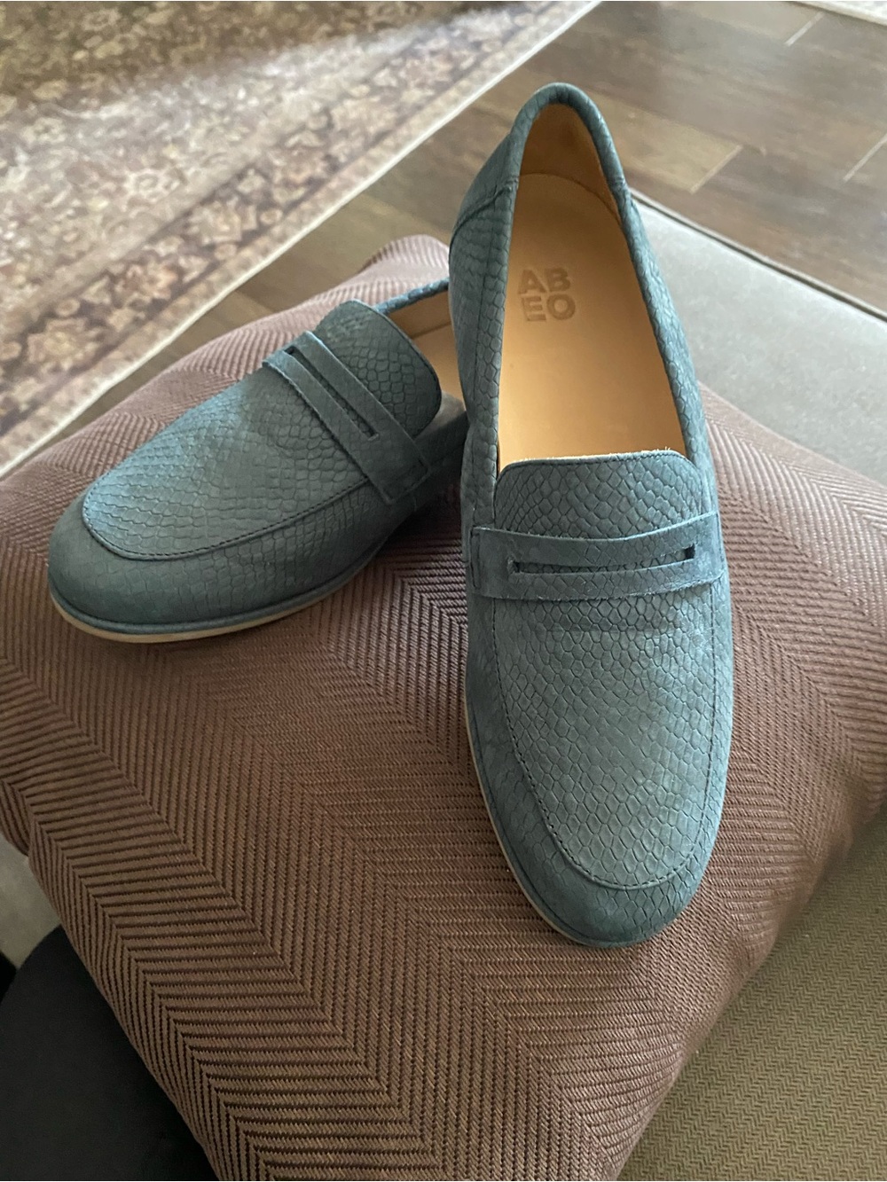 Abeo women’s suede Loafers